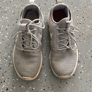 Nike grey comfort athletic shoes sneakers